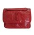 Nikki Baby, vista frontal